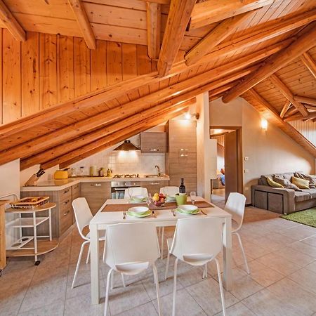 Apartament Mansarda Fra Monte E Lago Esino Lario Zewnętrze zdjęcie
