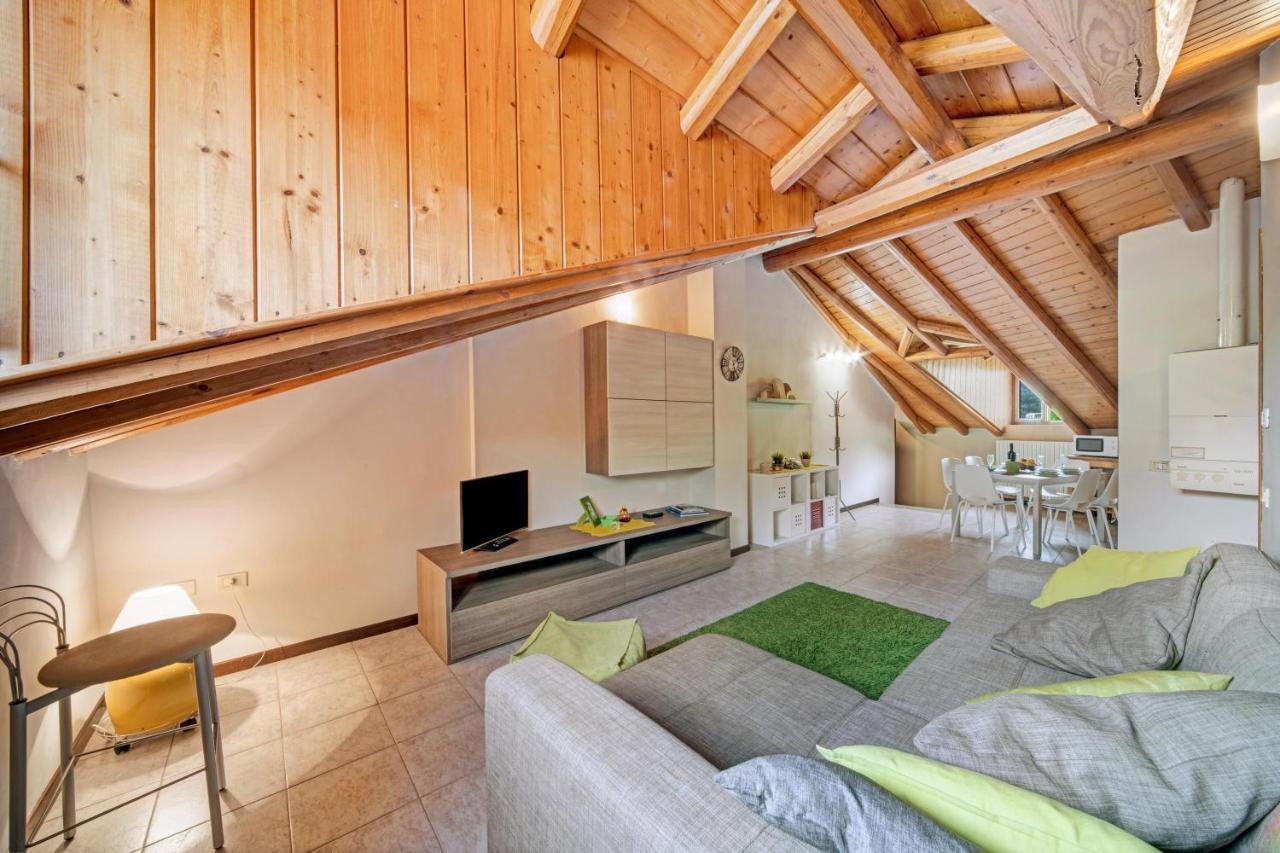 Apartament Mansarda Fra Monte E Lago Esino Lario Zewnętrze zdjęcie