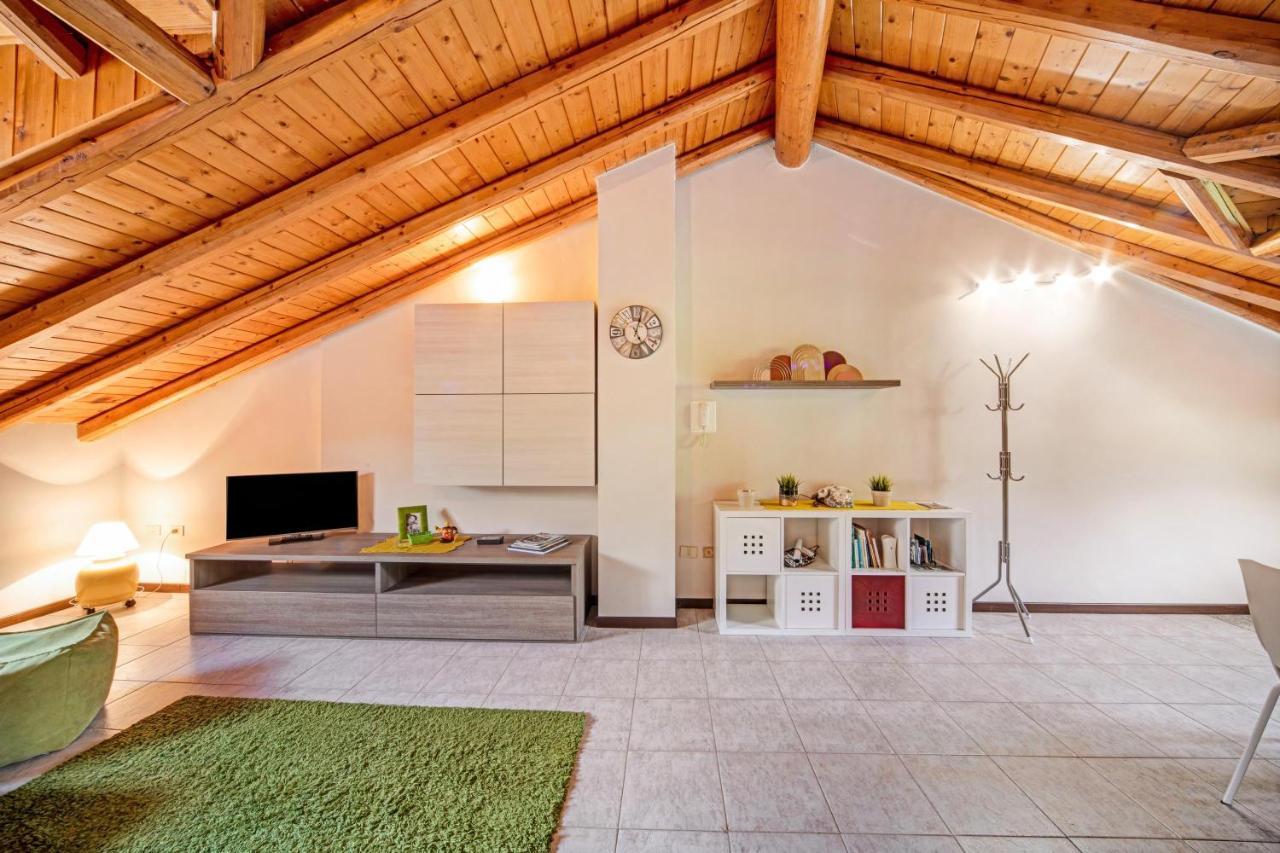 Apartament Mansarda Fra Monte E Lago Esino Lario Zewnętrze zdjęcie