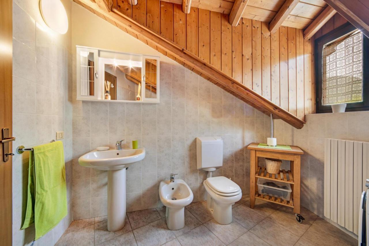 Apartament Mansarda Fra Monte E Lago Esino Lario Zewnętrze zdjęcie